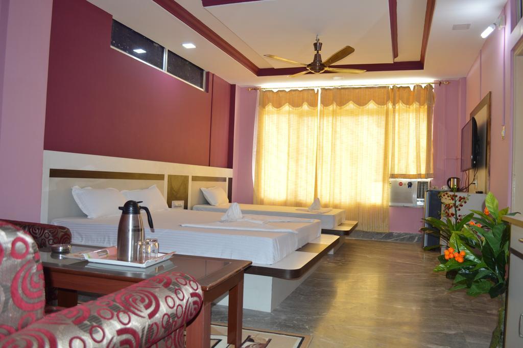 Hotel Theja Fort Dimāpur Quarto foto